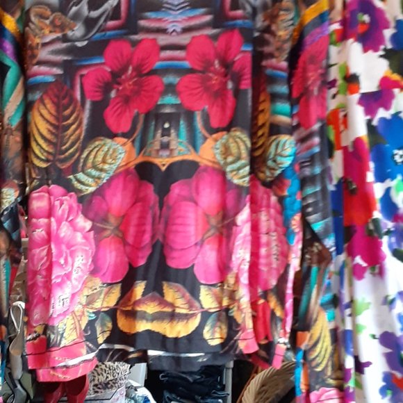 CUSTO BARCELONA JERSEY PULL OVER TOP GORGEOUS PRINT - Picture 4 of 4